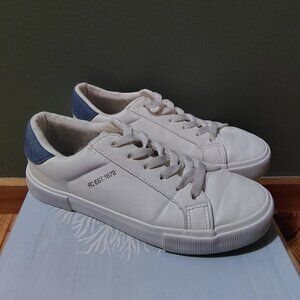 Women’s French Connection Beka Lace up Sneaker size 6